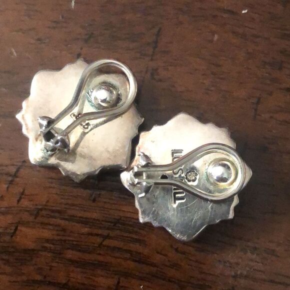 LOIS HILL Sterling Silver Granulated Cutout Floral Clip On Earrings - Picture 5 of 7